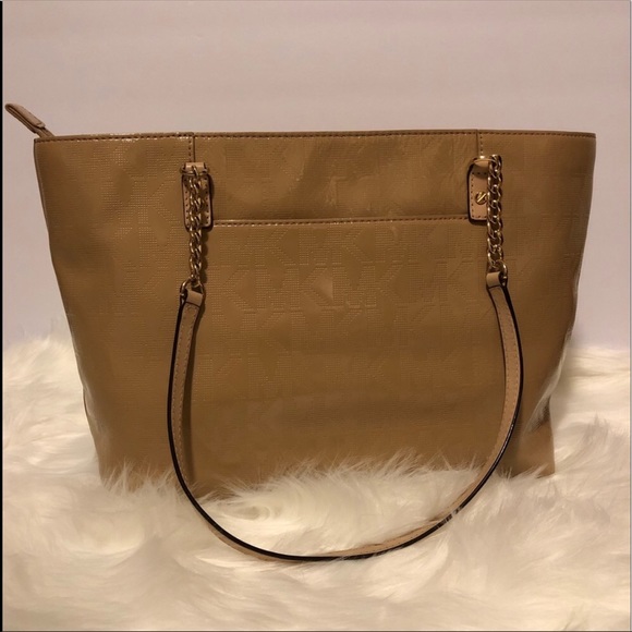 Michael Kors Handbags - Michael Kors Jet Set Nude Chain Tote EUC